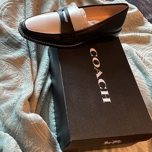 COACH Women’s Loafers Size 9 ✨NEW✨EXCELLENT CONDITION in box $100